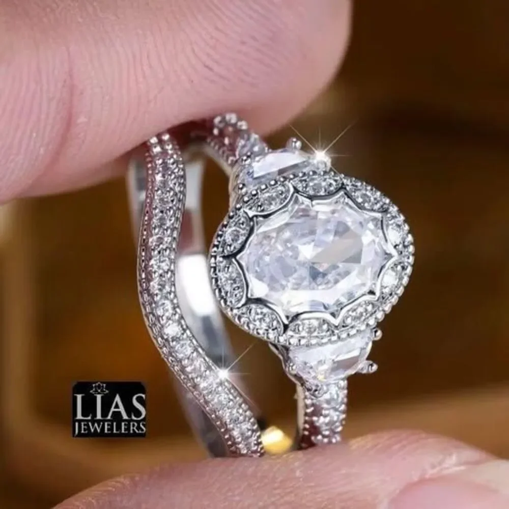 New 18k white gold wedding ring set